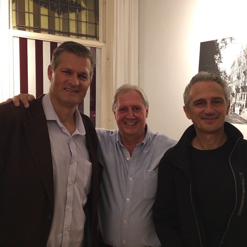 Vinami Masterclass, Eigenaar Henk van Vinami met Andries Burger (Paul Cluver) en Stephane Vedeau (La Ferme du Mont).